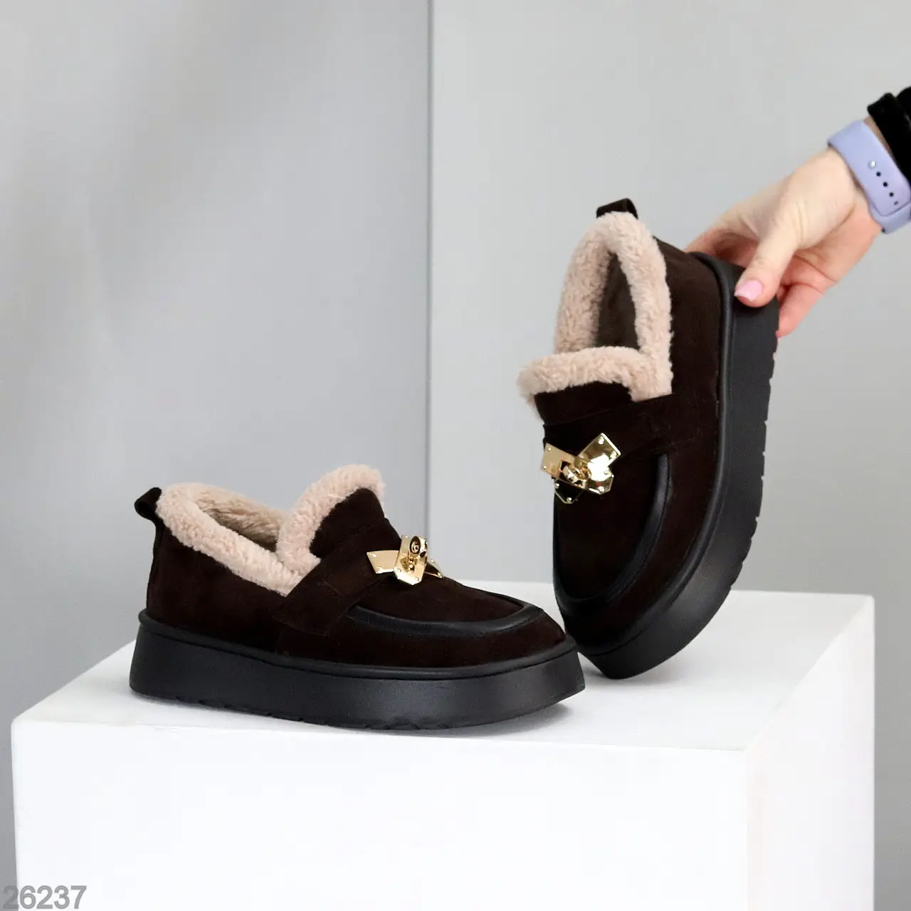 Зелені замшеві черевики